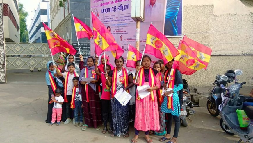 தமிழக வெற்றிக் கழகத் தலைவர்  அறிக்கையை சுட்டிக்காட்டி பொதுமக்களுக்கு துண்டு பிரசுரங்கள் விநியோகம் செய்யப்பட்டது