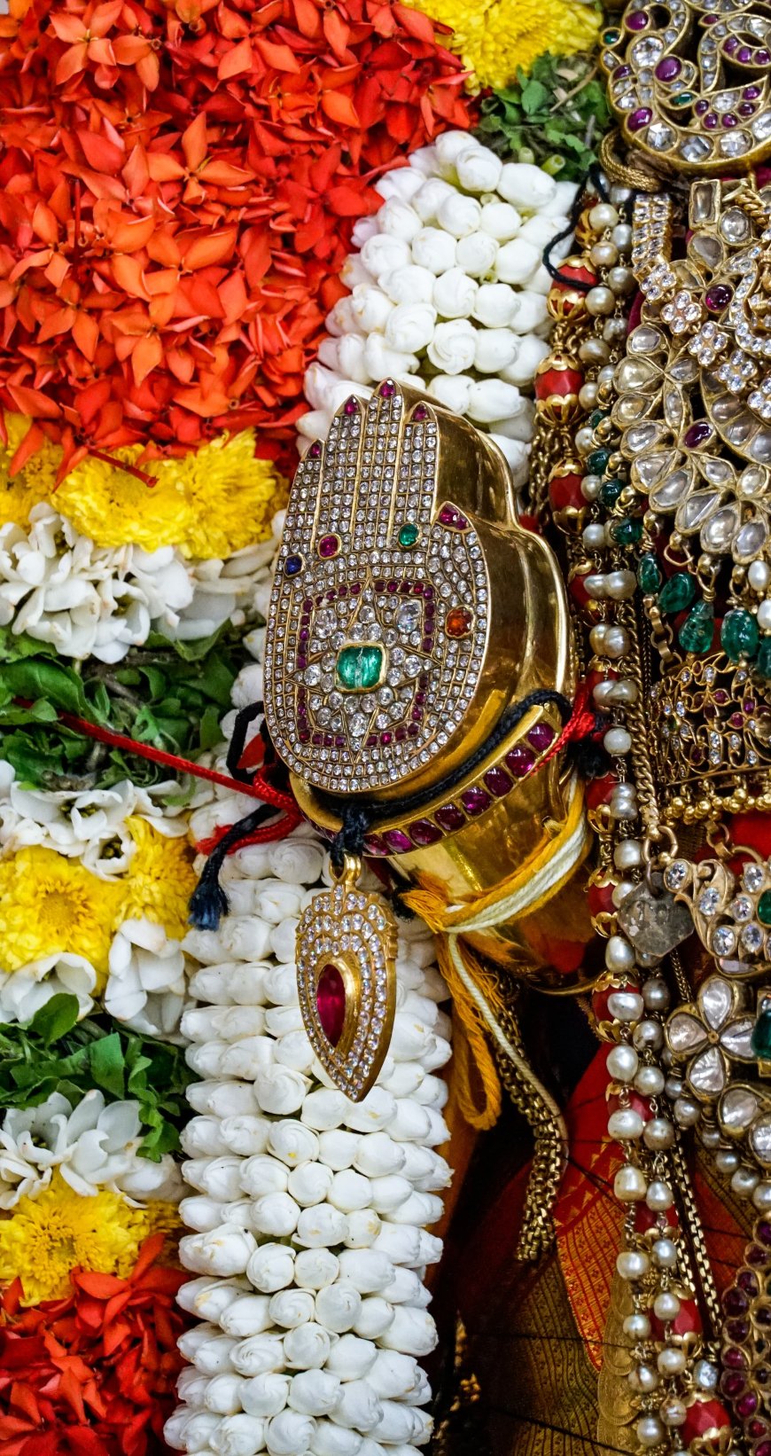 ஶ்ரீரங்கம் வைகுண்ட ஏகாதசி பகல் பத்து:  முதல் நாள் ரத்தின பாண்டியன் கொண்டை அலங்காரத்தில் நம்பெருமாள்