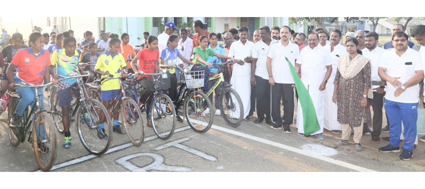 அறிஞர் அண்ணா மிதிவண்டிப் போட்டி.. அமைச்சர் எஸ்.ரகுபதி துவக்கி வைத்தார்..!!