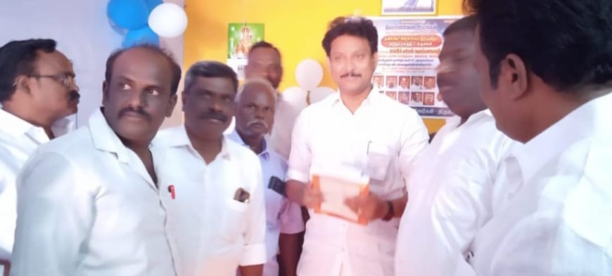 அல்மாஸ் காம்ப்ளக்ஸ்ஸில் வெள்ளாமை இயக்கத்தின் தலைமை அலுவலகத்தை அமைச்சர் அன்பில் மகேஷ் பொய்யாமொழி திறந்து வைத்தார்..!!