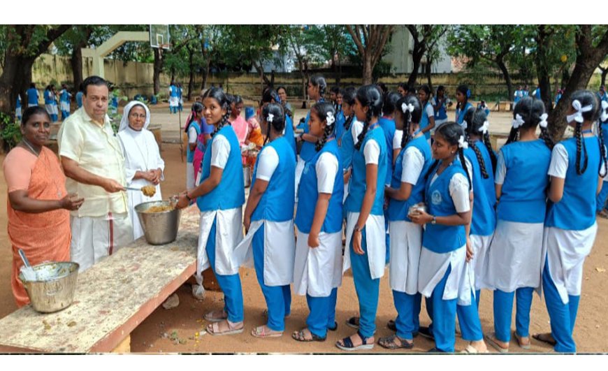 புனித லூர்தன்னை பெண்கள் மேல்நிலைப் பள்ளியில் பொங்கல் விழா...