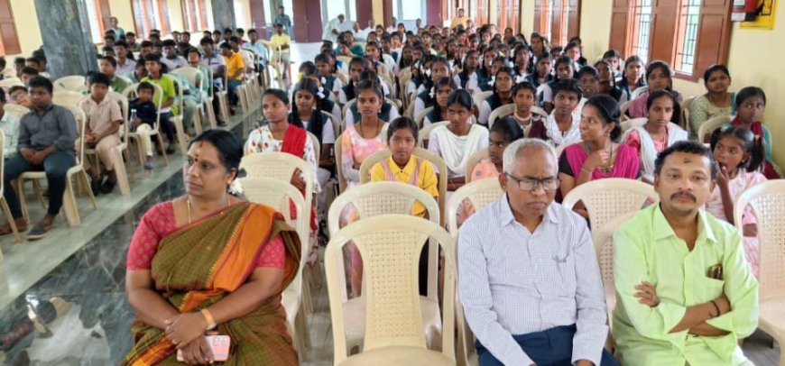 பள்ளி மற்றும் கல்லூரி மாணவர்களுக்கான சிகரங்களை நோக்கி  ஒருநாள் பயிற்சி பட்டறை...