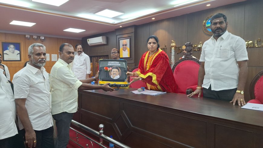 வேலூர் மாநகராட்சியின் 2025-2026 ம் ஆண்டுக்கான மாமன்ற கூட்டத்தில் மேயர் சுஜாதா பட்ஜெட் தாக்கல்...