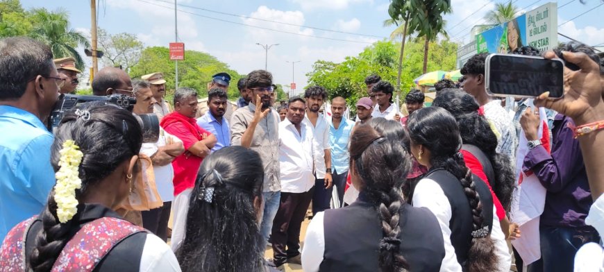 பள்ளி மாணவனை  குற்றவாளியை போல உட்கார வைத்திருந்த பொன்மலை காவல் உதவி ஆய்வாளரை கண்டித்து இந்திய மாணவர் சங்கத்தின் சார்பில் போராட்டம்...