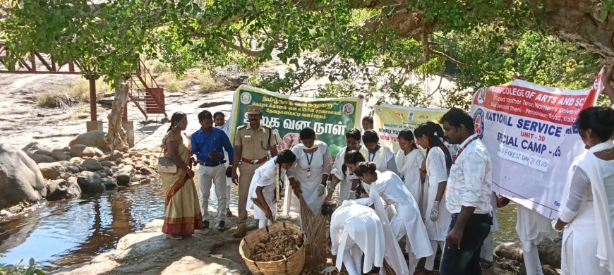 பெரியகுளம் அருகே கும்பக்கரை அருவியில் வனத்துறைசார்பில் உலக வன நாள் அனுசரிப்பு...