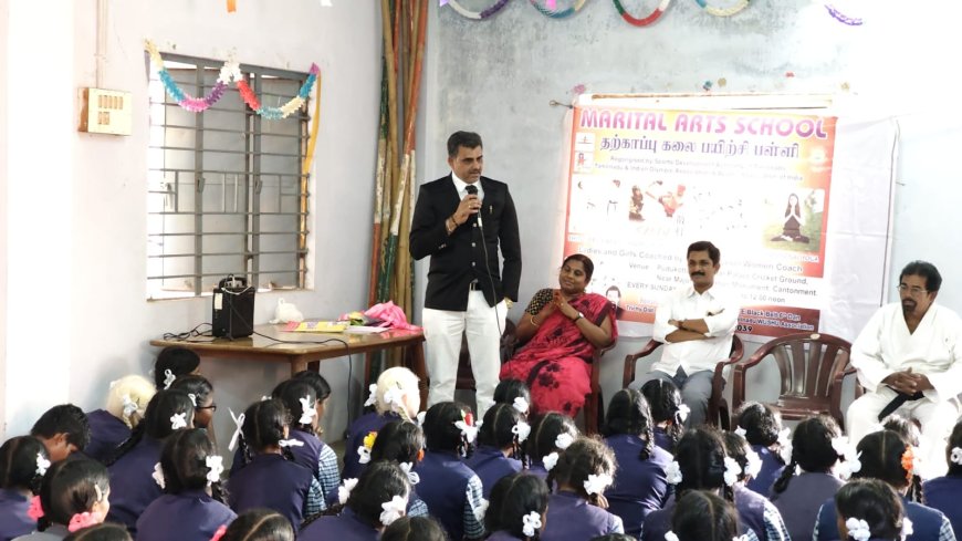 புத்தூர் நால்ரோட்டில் உள்ள விழி குறைபாடு மற்றும் விழி இழந்தோர் பள்ளி மாணவிகளின் கராத்தே சாதனை...