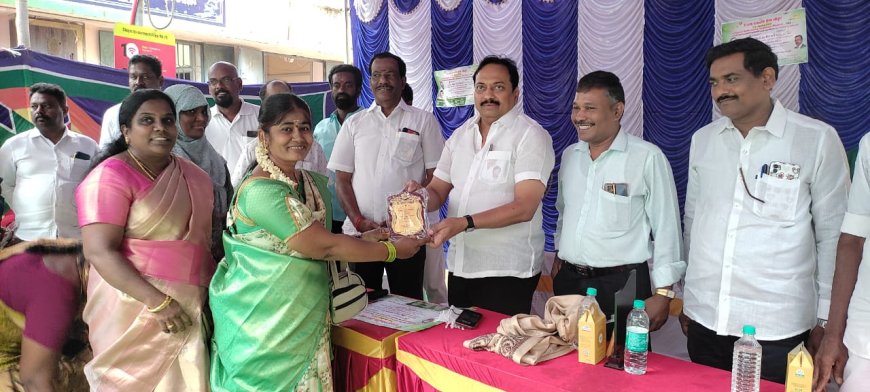 மகளிர் சுய உதவிக் குழு சார்பில் உலக மகளிர் தின விழா மிக கோலாகலமாக கொண்டாடப்பட்டது...