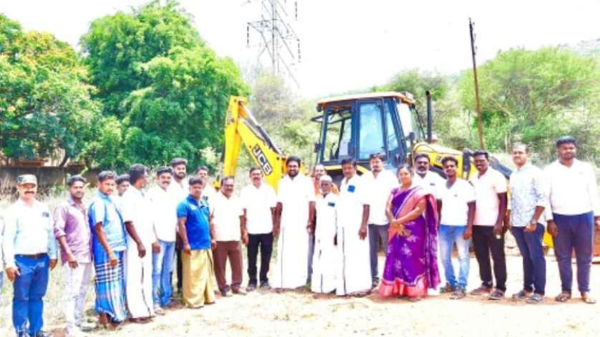 உசிலம்பட்டி அருகே கள்ளர் அரசு பள்ளியில் விளையாட்டு மைதானம் அமைத்துக் கொடுத்த திமுக தலைமை செயற்குழு உறுப்பினர்...