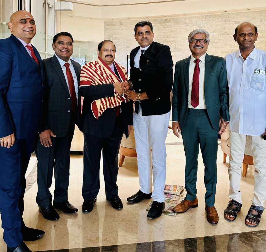 சேலத்தில் தமிழ்நாடு மற்றும் பாண்டிச்சேரி வழக்கறிஞர் சங்கங்களின்  கூட்டமைப்பு...