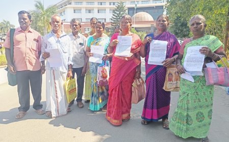 ஆதிதிராவிட நலத்துறையினரால் இடிக்கப்பட்ட வீடுகள் – மீண்டும் கட்டித் தர வலியுறுத்தி மாவட்ட ஆட்சியர் அலுவலகத்தில் மக்கள் மனு