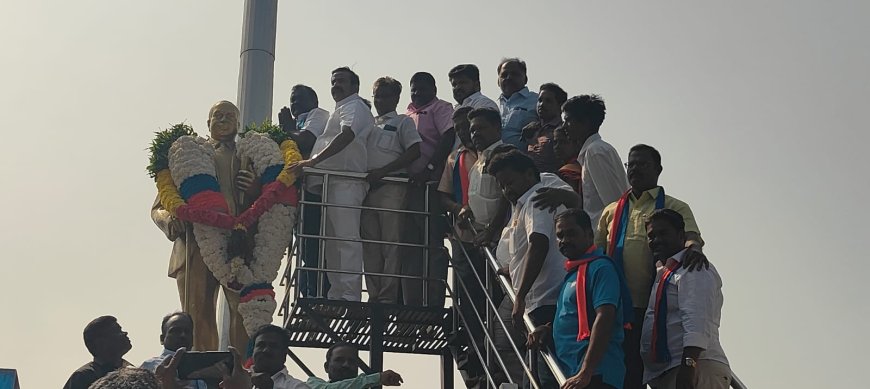சேலம் வடக்கு தொகுதி விடுதலை சிறுத்தைகள் கட்சி மாவட்ட செயலாளராக ராமன் (பிரபாவளவன்) அறிவிப்பு அம்பேத்கர் சிலைக்கு மாலை அணிவித்து உறுதி மொழி