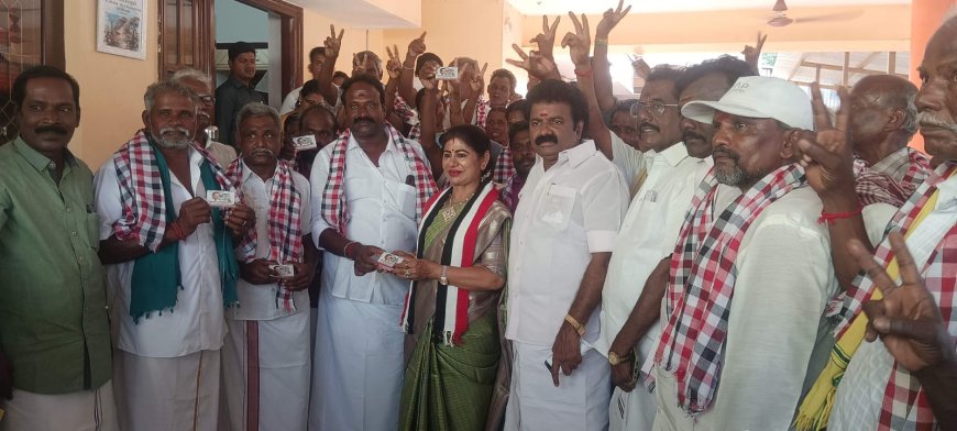 வேட்பாளார் முன்னிலையில் அதிமுகவில் இணைந்த திமுக கிளை செயலாளார் மற்றும் அவர்களின் ஆதாரவாளார்கள்...