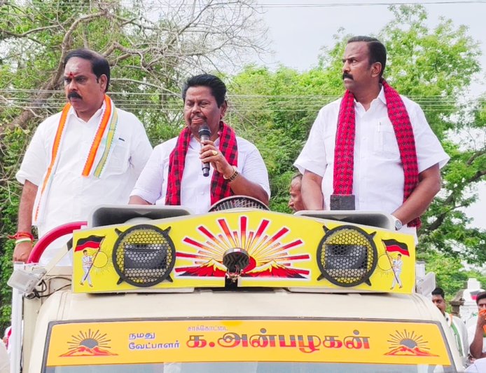 தீவிர வாக்கு சேகரிப்பில் ஈடுபட்ட  திமுக வேட்பாளர் சாக்கோட்டை க.அன்பழகன்...