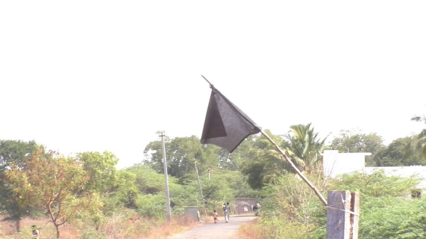 மணப்பாறை அருகே கிரஷருக்கு வழங்கப்பட்ட அனுமதியை ரத்து செய்யக்ககோரி கிராம மக்கள் தேர்தல் புறக்கணிப்பு,வீடுகள் தோறும் கருப்பு கொடி கட்டி எதிர்ப்பு....