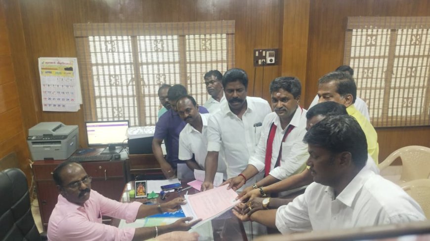 லால்குடி திமுக வேட்பாளர் பாரிவள்ளல் வேட்பு மனு தாக்கல்...