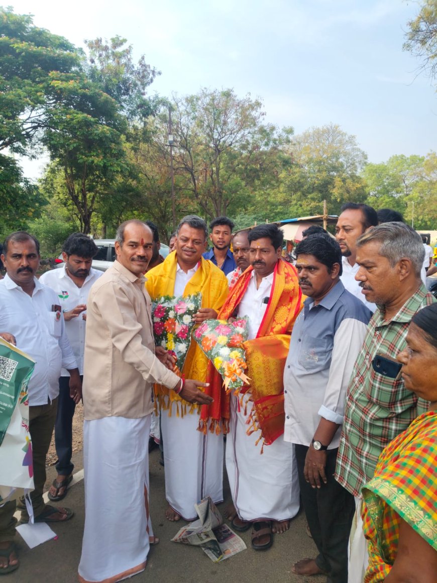 திருமண மேடை அலங்கரிப்பாளர் சங்கம் அதிமுக வுக்கு ஆதரவு தலைவர் பாலமுருகன் தலைமையில் நிர்வாகிகள் வேட்பாளர்களுடன் சந்திப்பு...