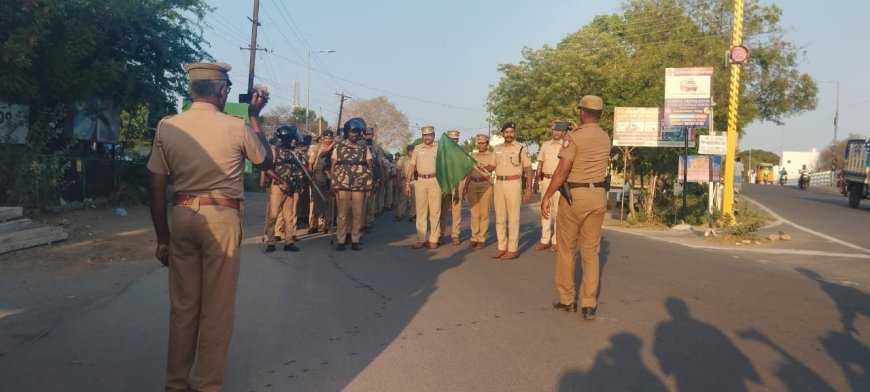 திருச்சியில் காவல்துறை அதிரடி அணிவகுப்பு - பொதுமக்கள் மத்தியில் விழிப்புணர்வு!
