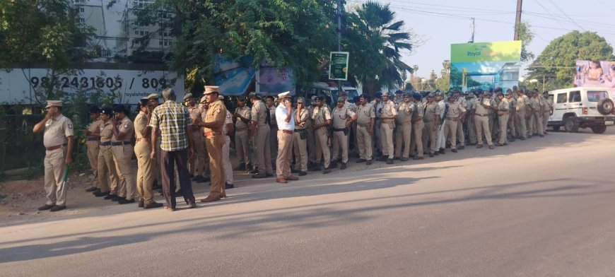 திருச்சியில் காவல்துறை அதிரடி அணிவகுப்பு - பொதுமக்கள் மத்தியில் விழிப்புணர்வு!
