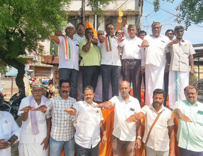 இந்தியா முன்னாள் பிரதமர் ராஜீவ் காந்தி 35 ம் ஆண்டு நினைவு தினம் புகழஞ்சலி செலுத்திய காங்கிரஸ் நிர்வாகிகள்....
