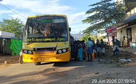 ஒரே பேருந்தில் மூன்று பேருந்துக்கான கூட்டம்... பள்ளி மாணவிகள், தினக்கூலி தொழிலாளர்கள் கடும் அவதி – உசிலம்பட்டி–எம்.கல்லுப்பட்டி வழித்தடத்தில் கூடுதல் பேருந்து இயக்க பொதுமக்கள் வலியுறுத்தல்