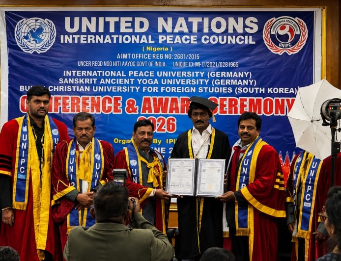 வணிக நிர்வாகத் துறையில் ஆர்.பி. சரவணனுக்கு கவுரவ முனைவர் பட்டம்...